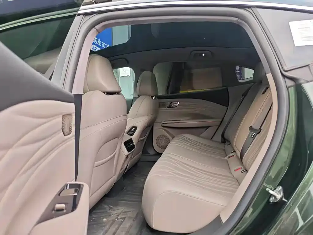 Geely Galaxy Xingyao 8 2025 из CN, фото 3