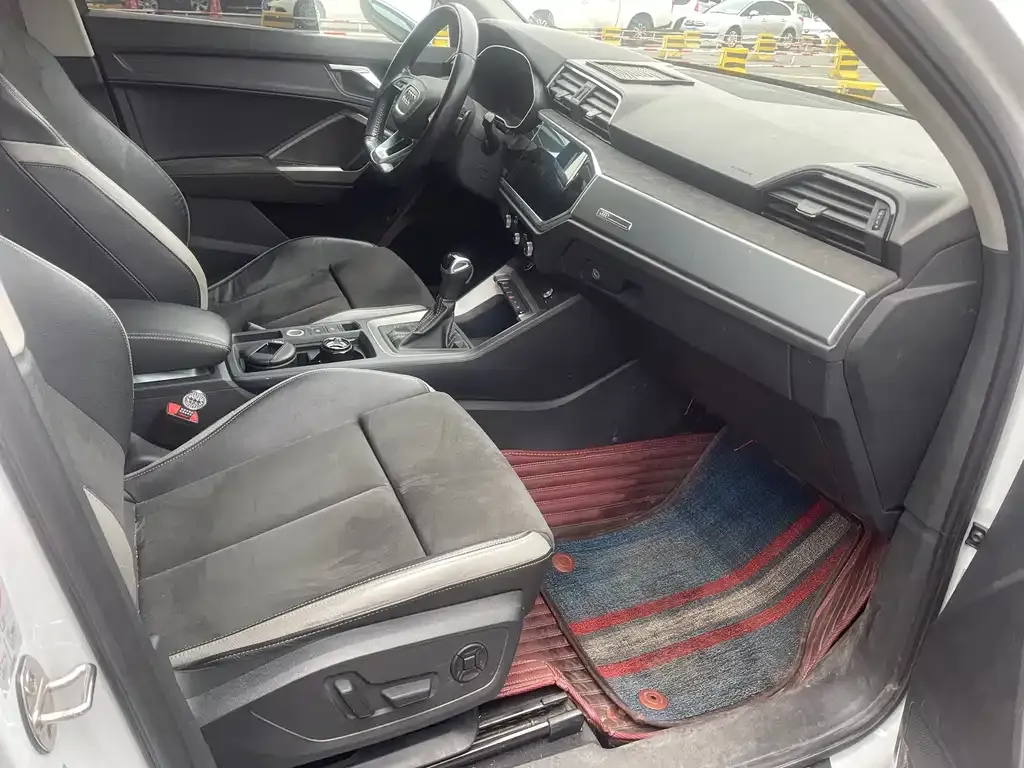 Audi Q3 2021 из CN, фото 4