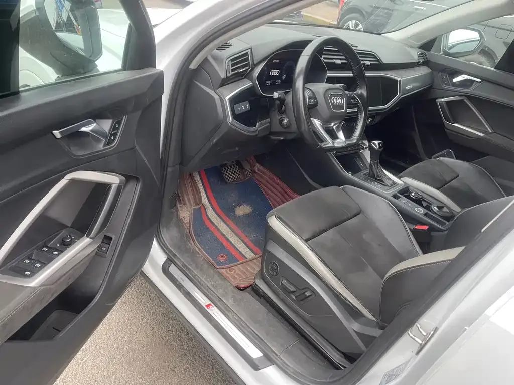 Audi Q3 2021 из CN, фото 3