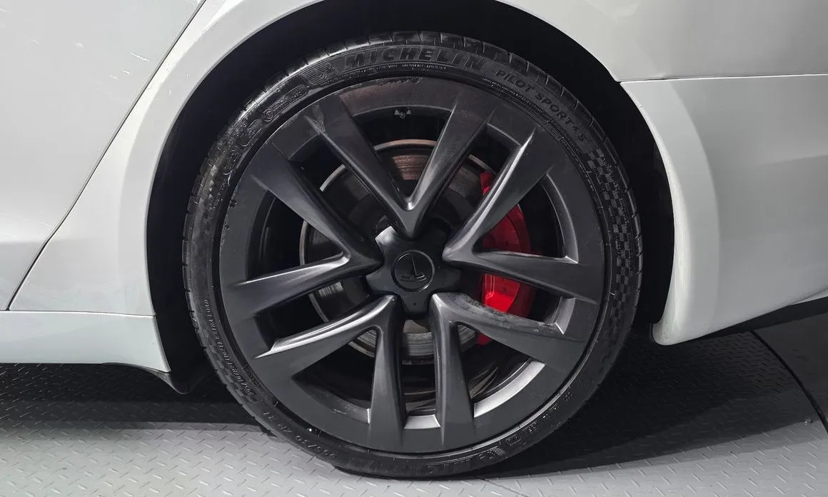 Tesla Model S 2024 из KR, фото 10