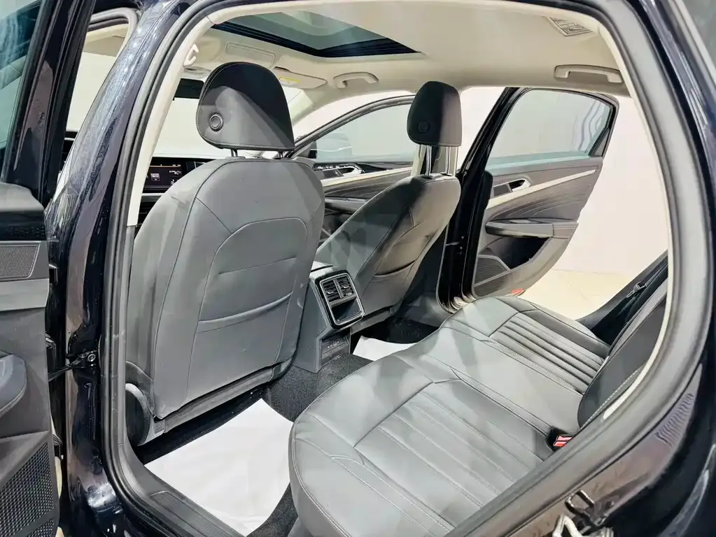 Volkswagen Passat — фото 3