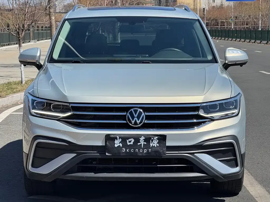 Volkswagen Tiguan L — фото 8