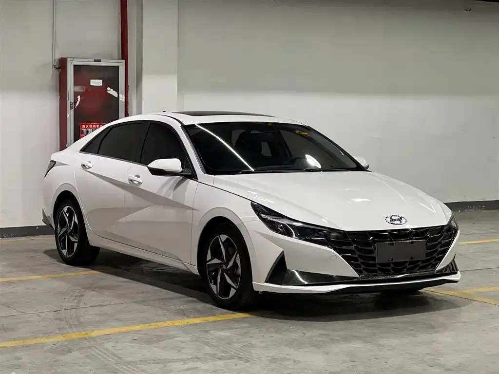 Hyundai Elantra — фото 9