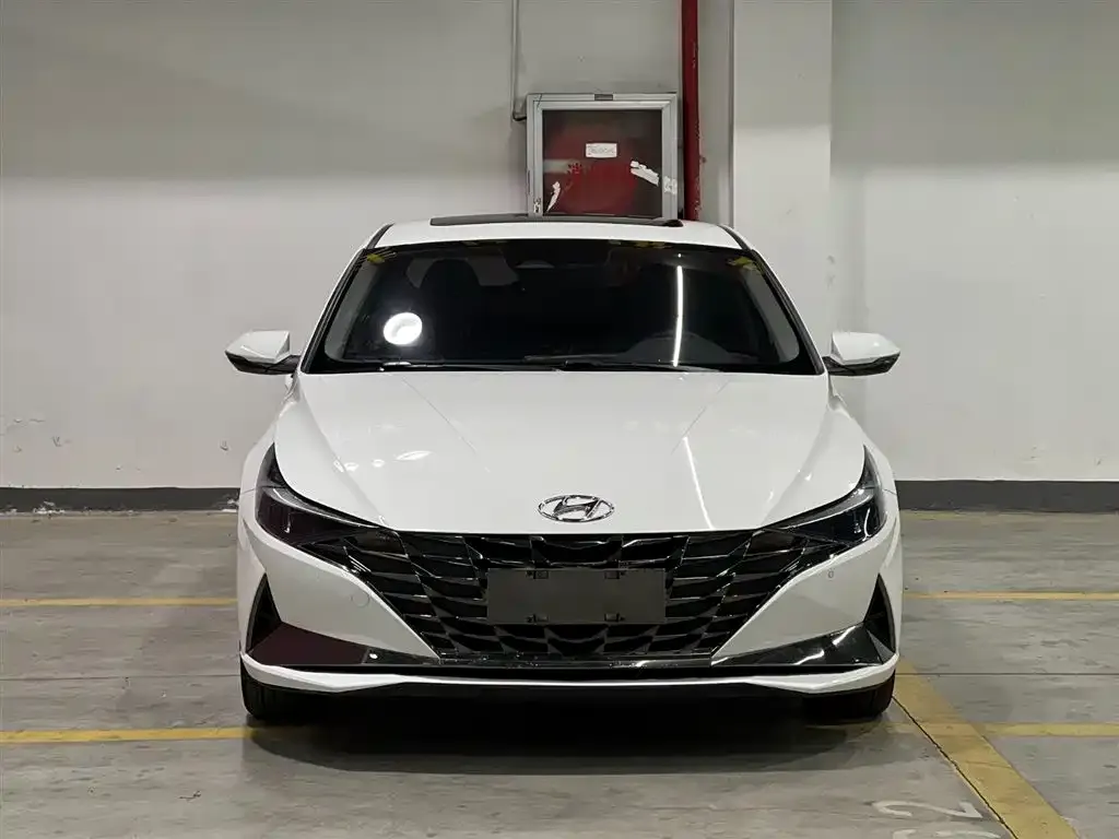 Hyundai Elantra — фото 6