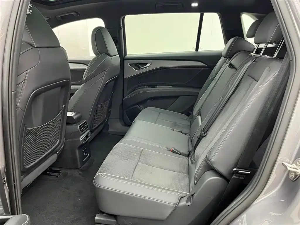 Audi Q5 e-tron 2023 из CN, фото 9