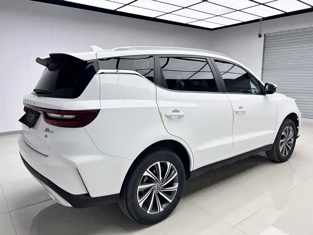 Geely Vision X6 — фото 8