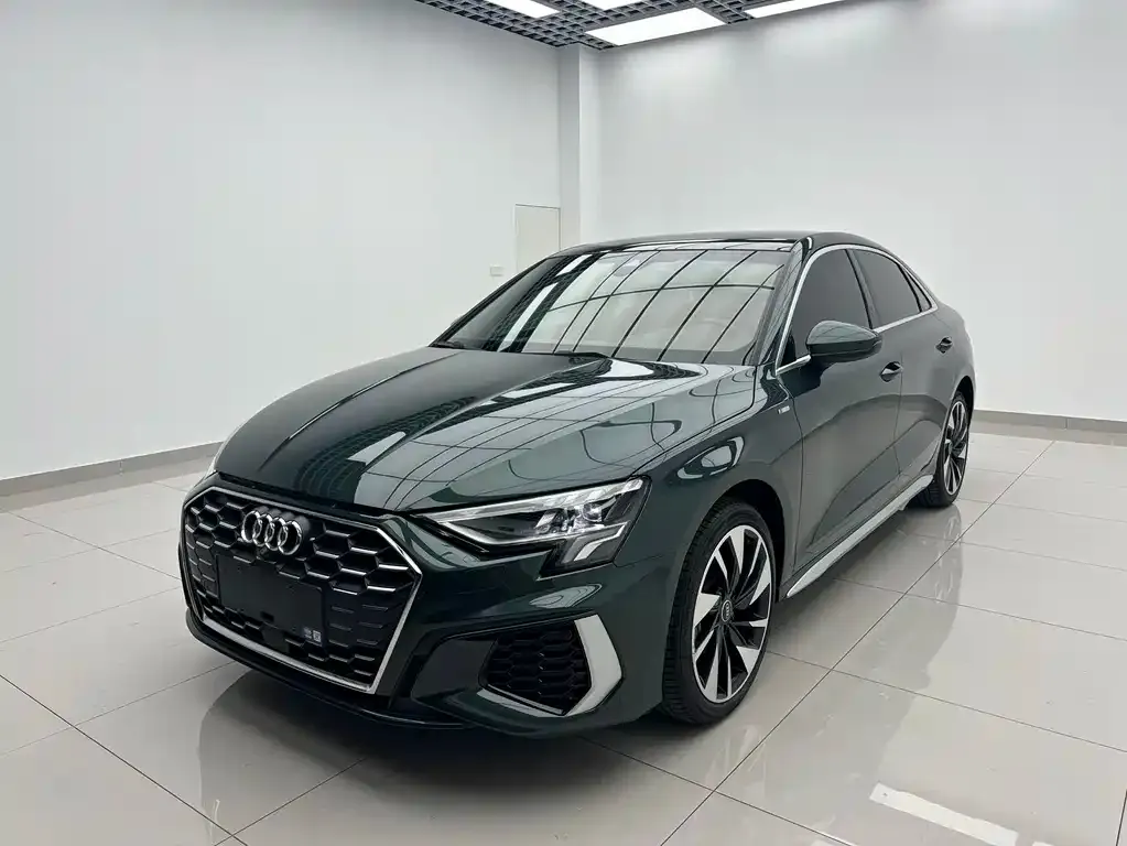 Audi A3 — фото 1