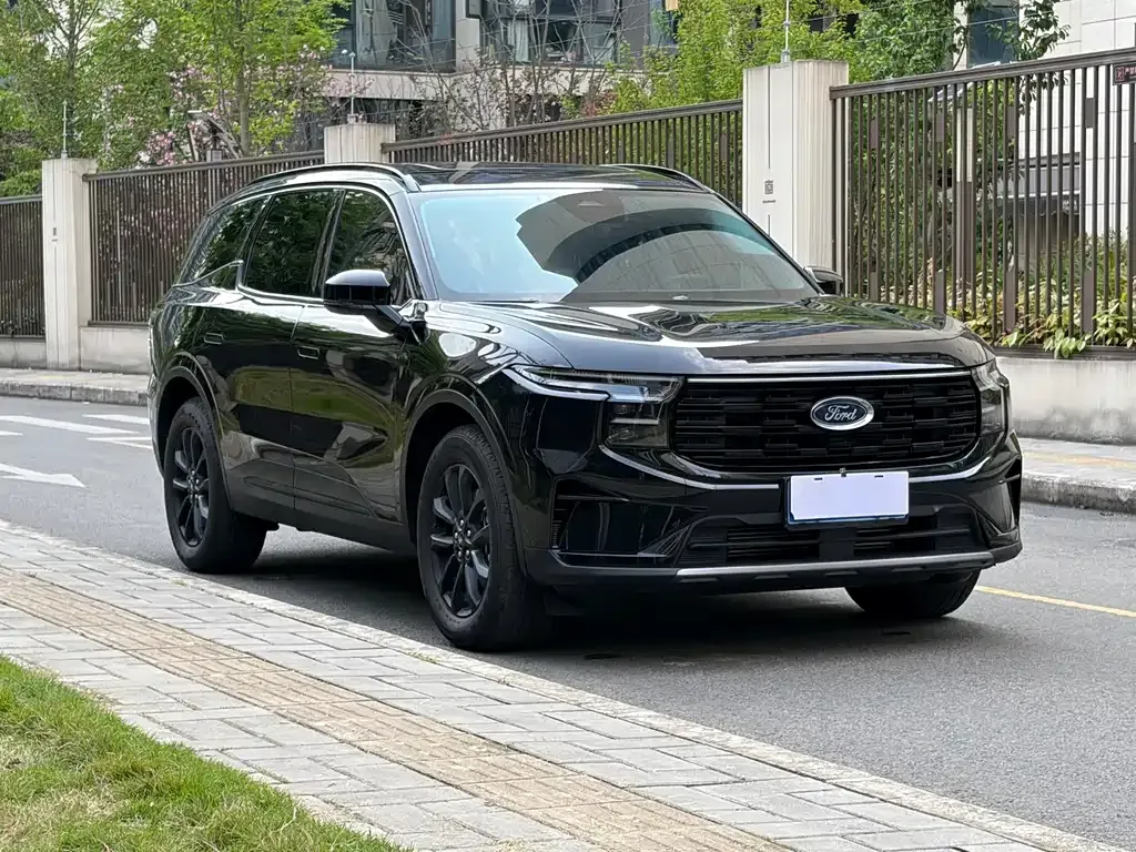 Ford Edge — фото 9