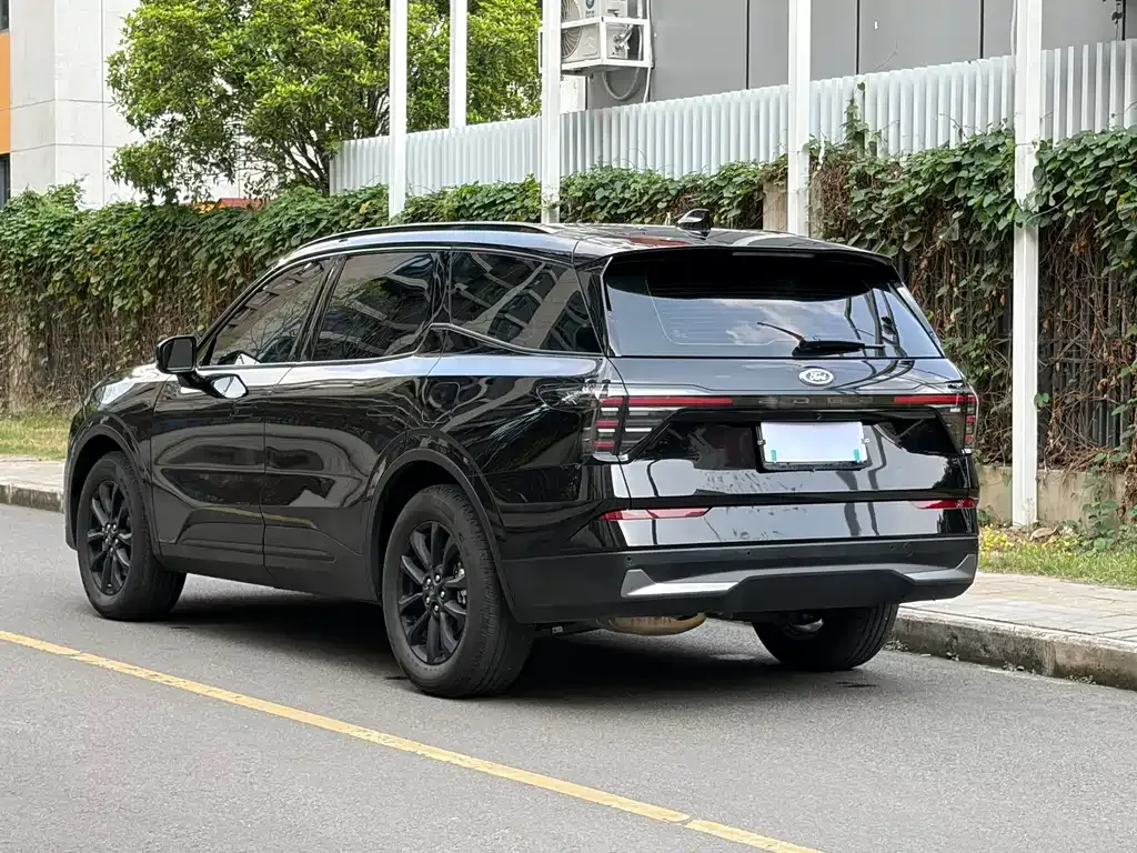 Ford Edge — фото 5