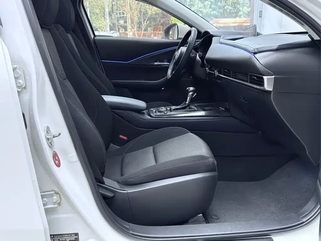 Mazda CX-30 2021 из CN, фото 5