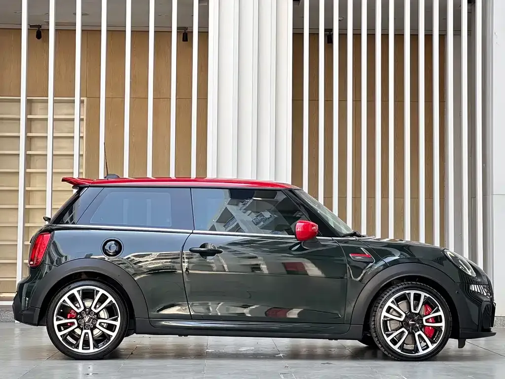 MINI JCW (John Cooper Works) — фото 10