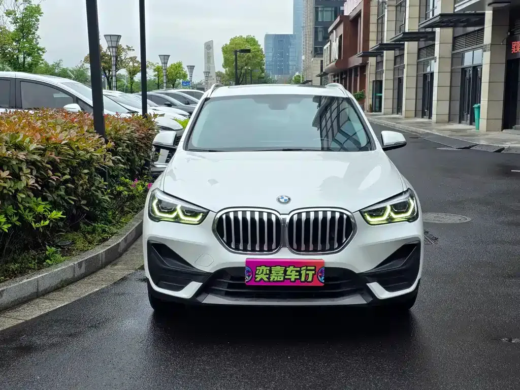 BMW X1 — фото 9