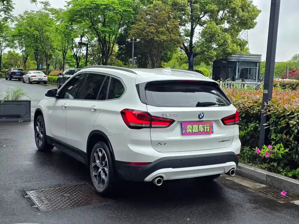 BMW X1 — фото 10