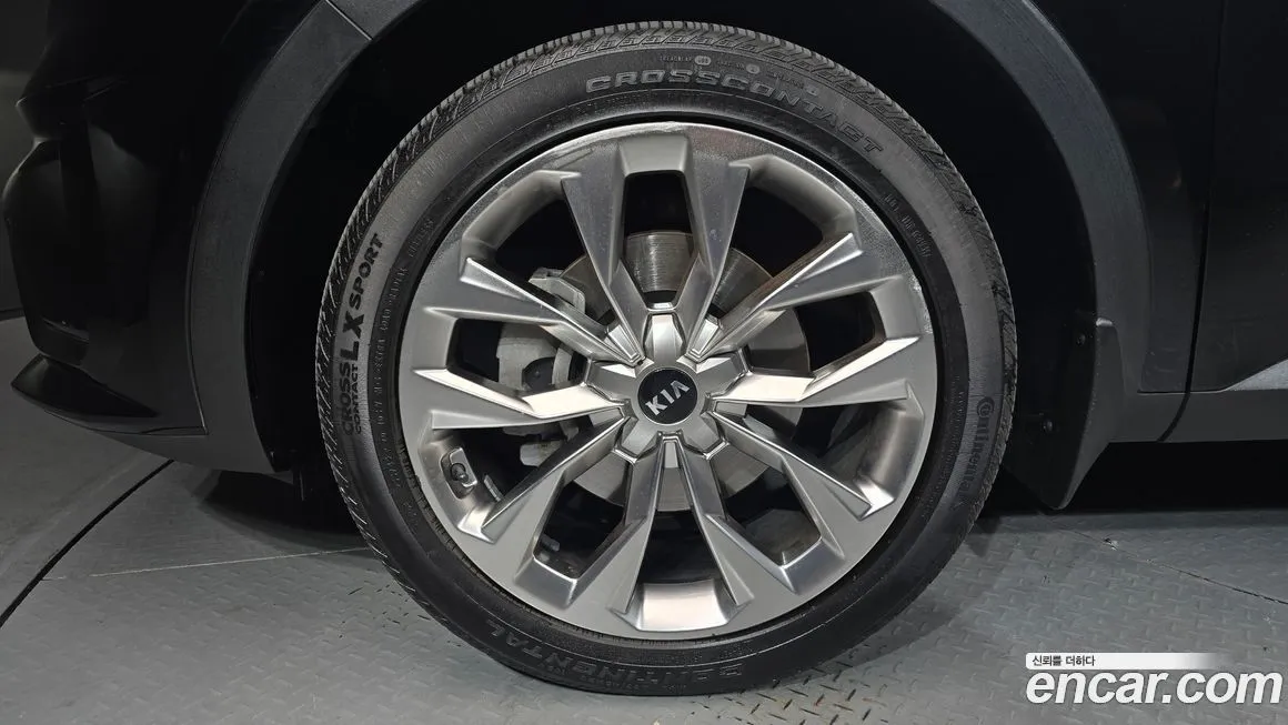 Kia Sorento — фото 9
