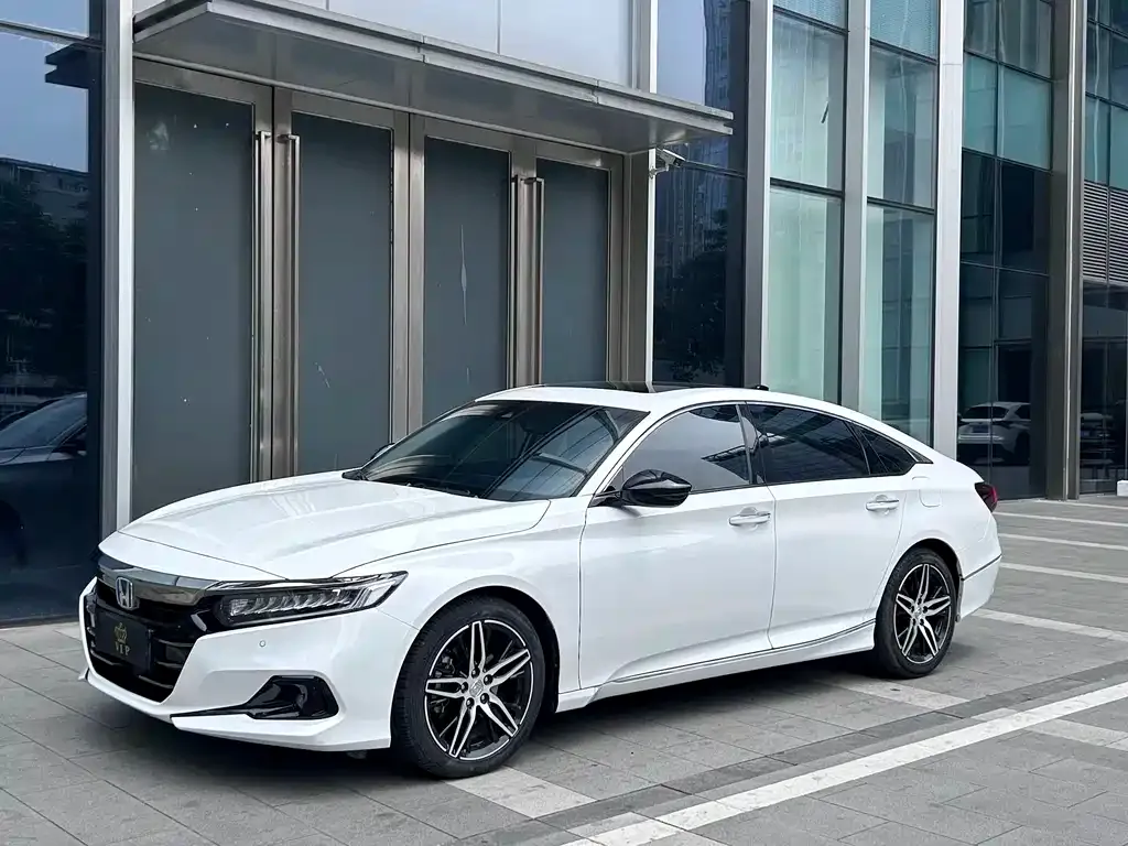 Honda Accord — фото 1