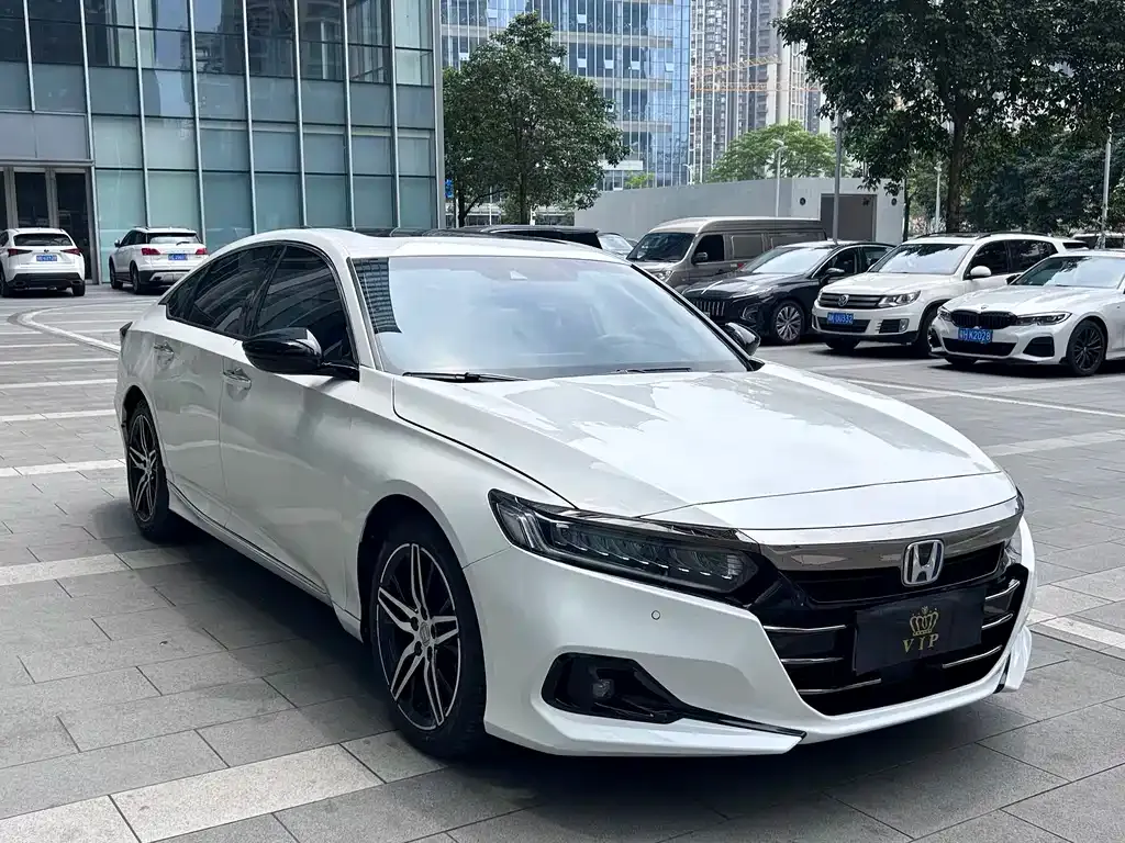 Honda Accord — фото 8