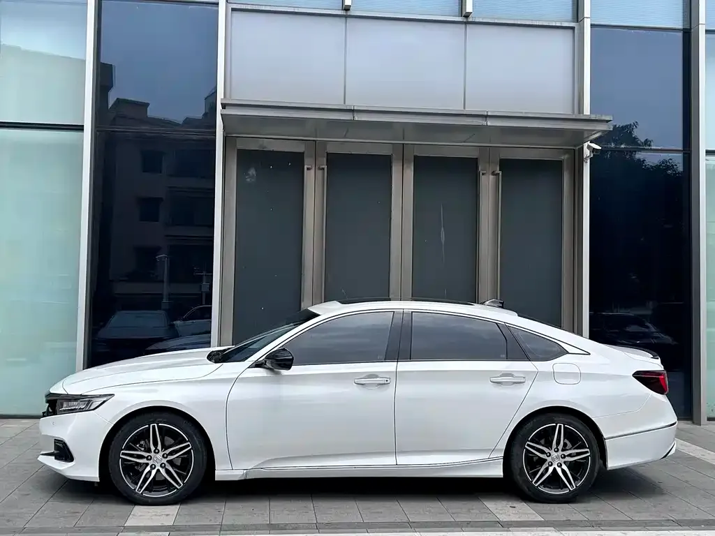 Honda Accord — фото 7
