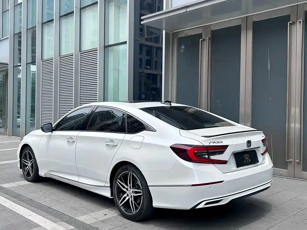 Honda Accord — фото 6