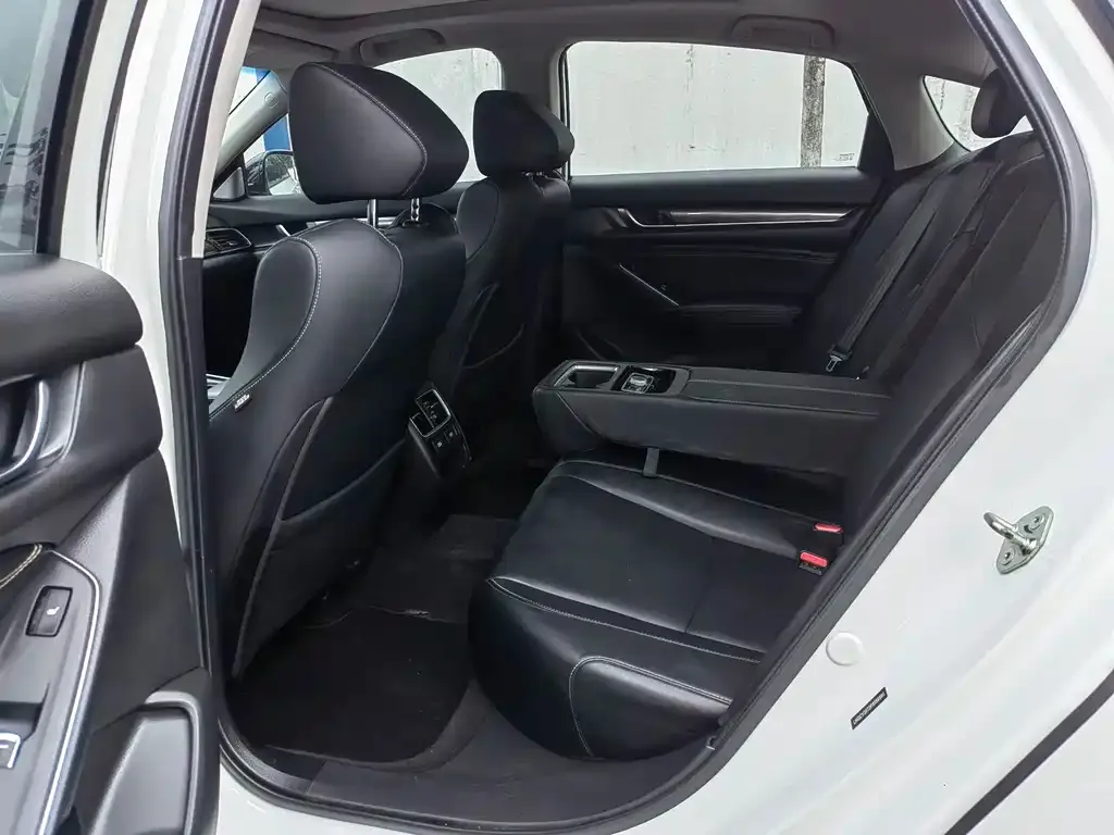 Honda Accord — фото 2