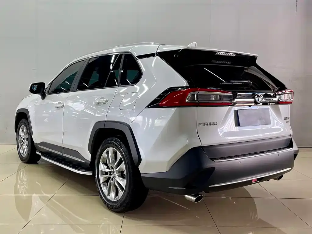 Toyota Wildlander — фото 10