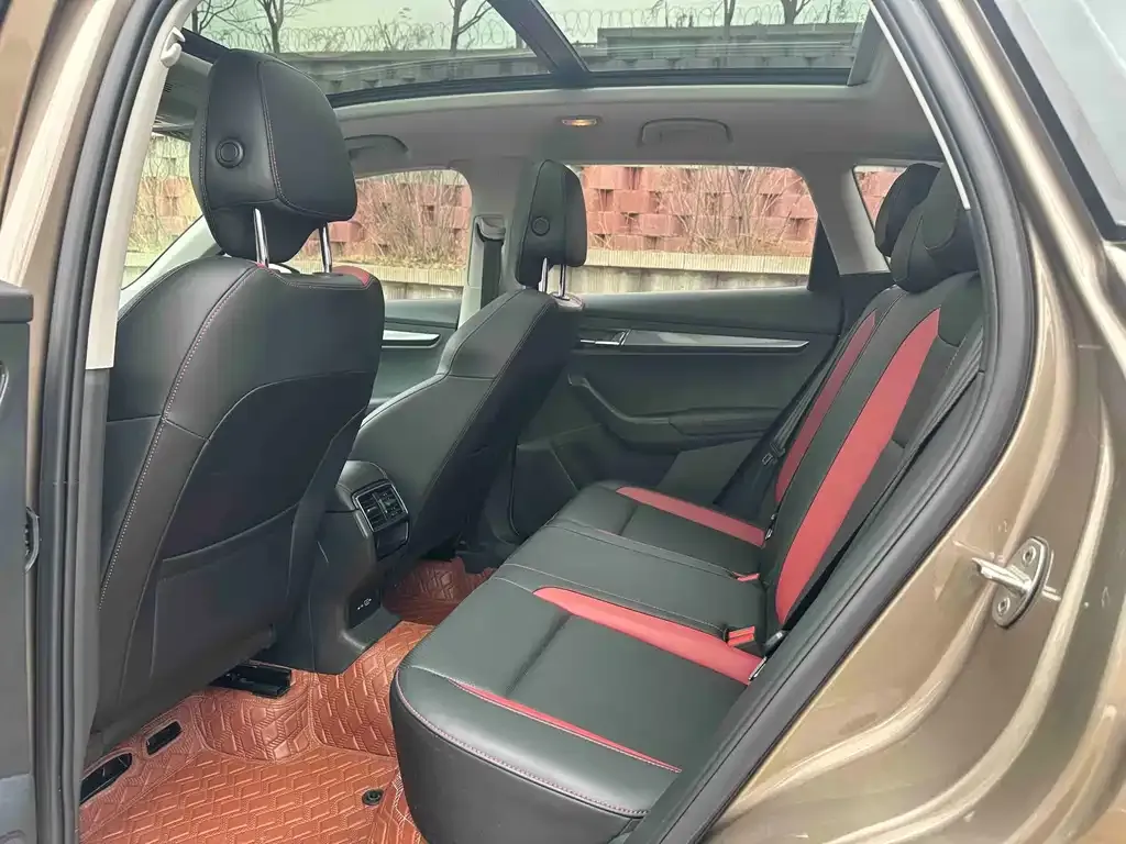 Skoda Karoq 2022 из CN, фото 2