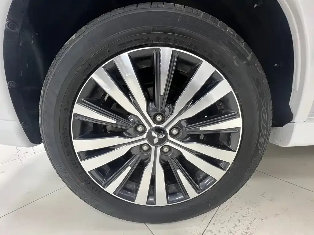 Mitsubishi Outlander 2022 из CN, фото 9