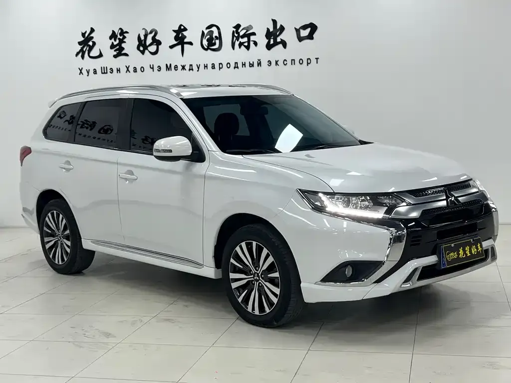 Mitsubishi Outlander 2022 из CN, фото 8