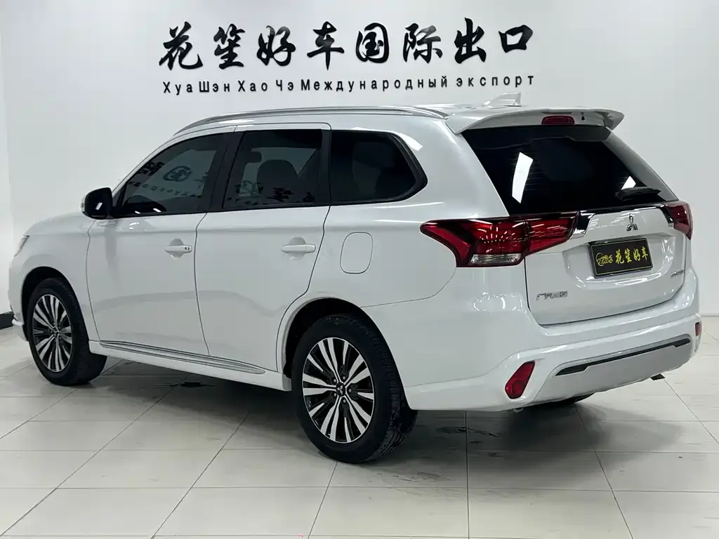 Mitsubishi Outlander 2022 из CN, фото 10