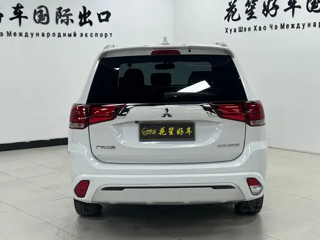 Mitsubishi Outlander 2022 из CN, фото 2