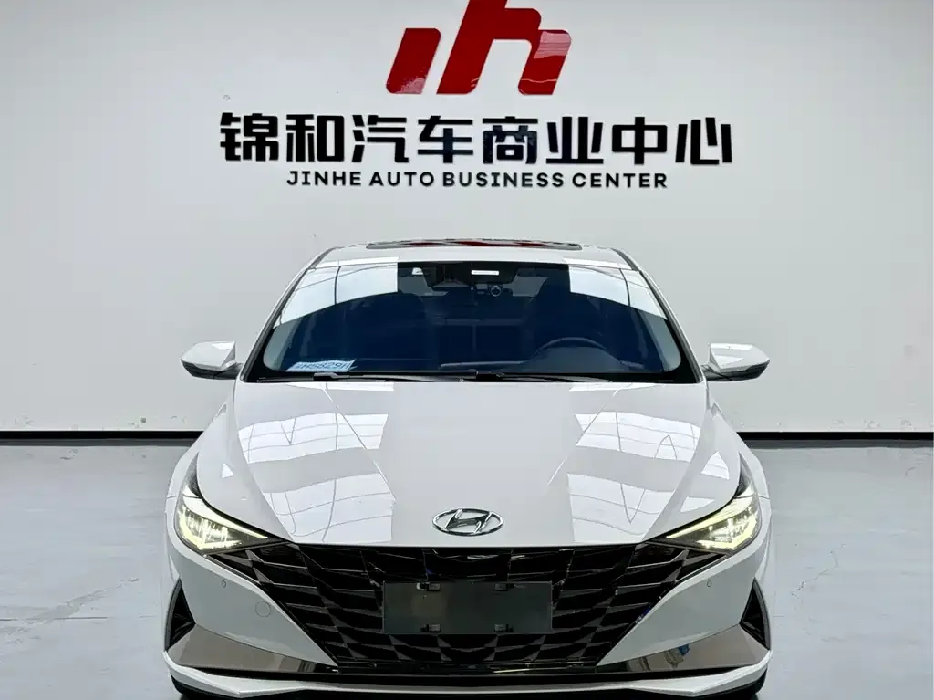 Hyundai Elantra — фото 3