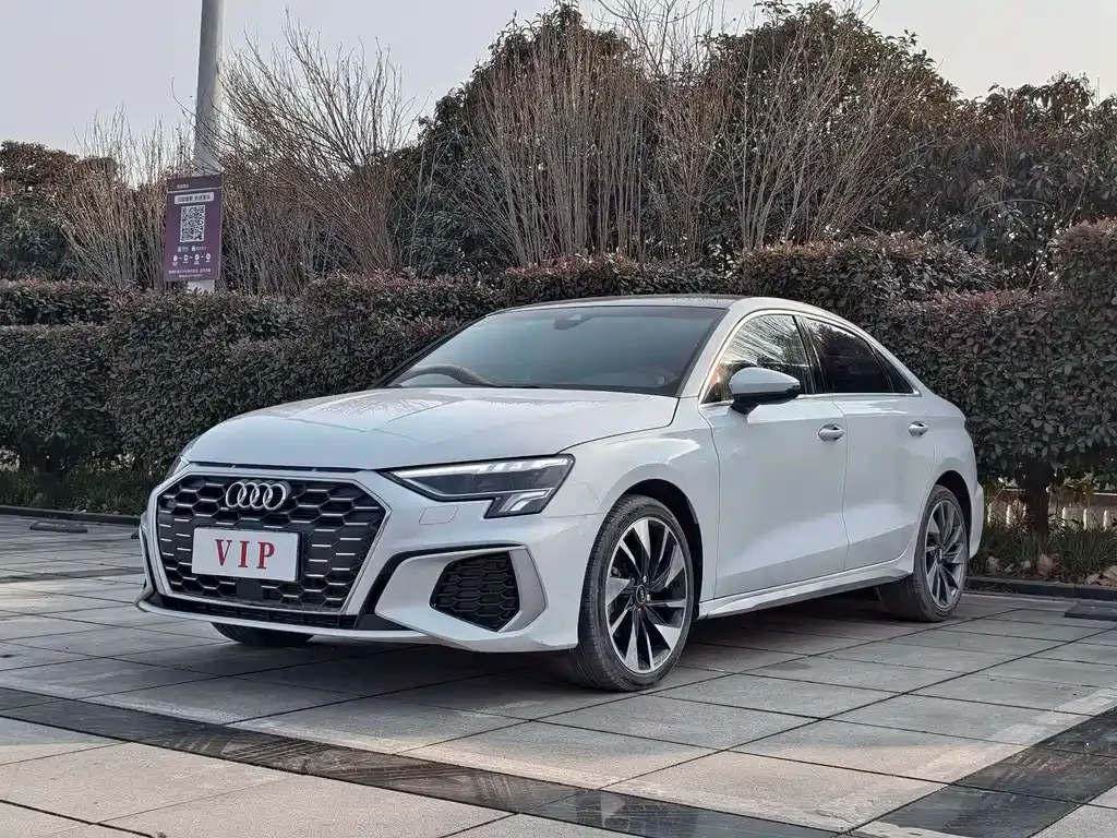 Audi A3 — фото 1