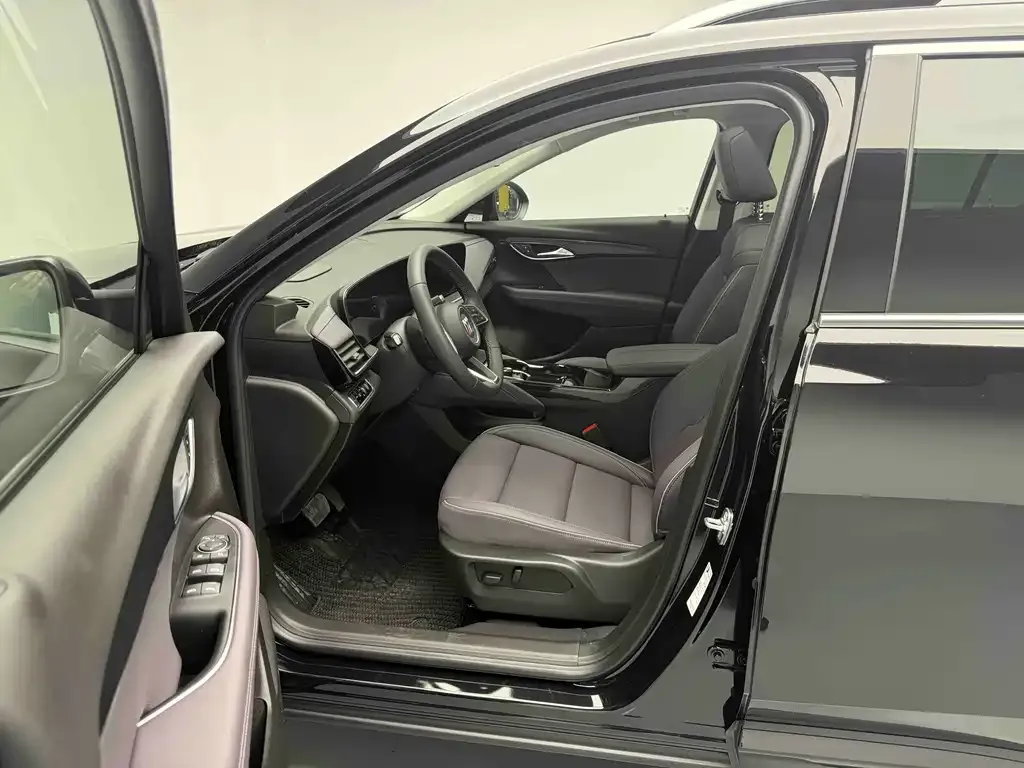Buick Envision Plus — фото 9