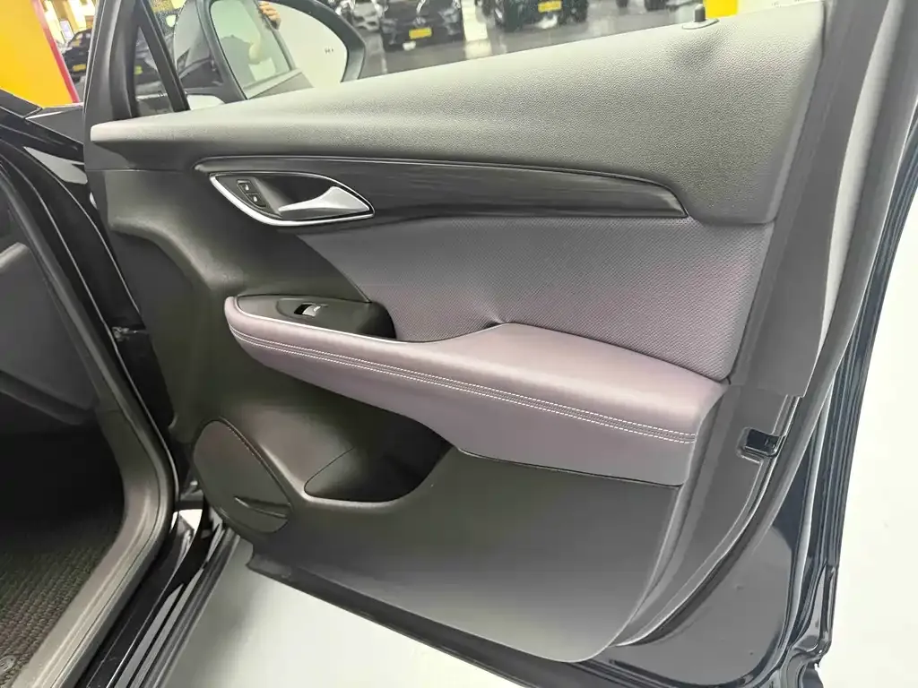 Buick Envision Plus — фото 6