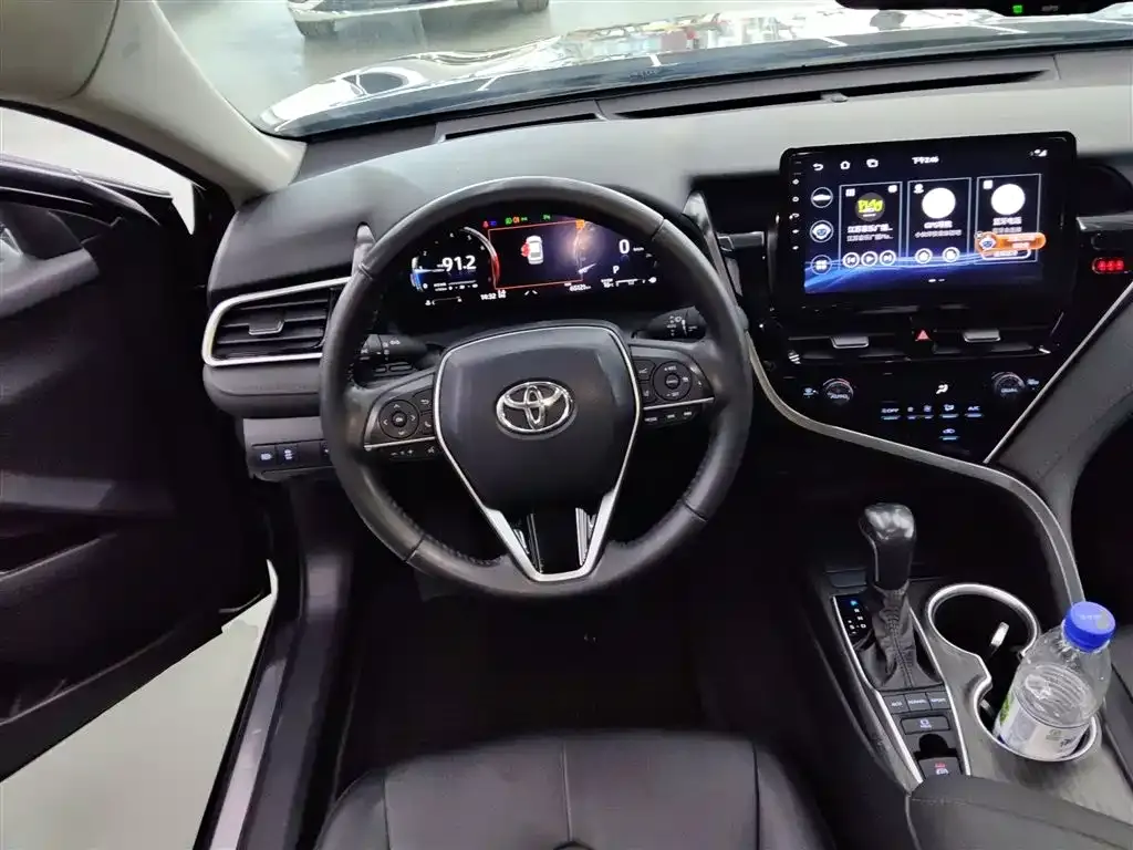 Toyota Camry 2023 из CN, фото 8