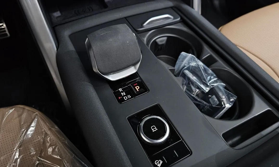 Land Rover Discovery 2025 из KR, фото 6