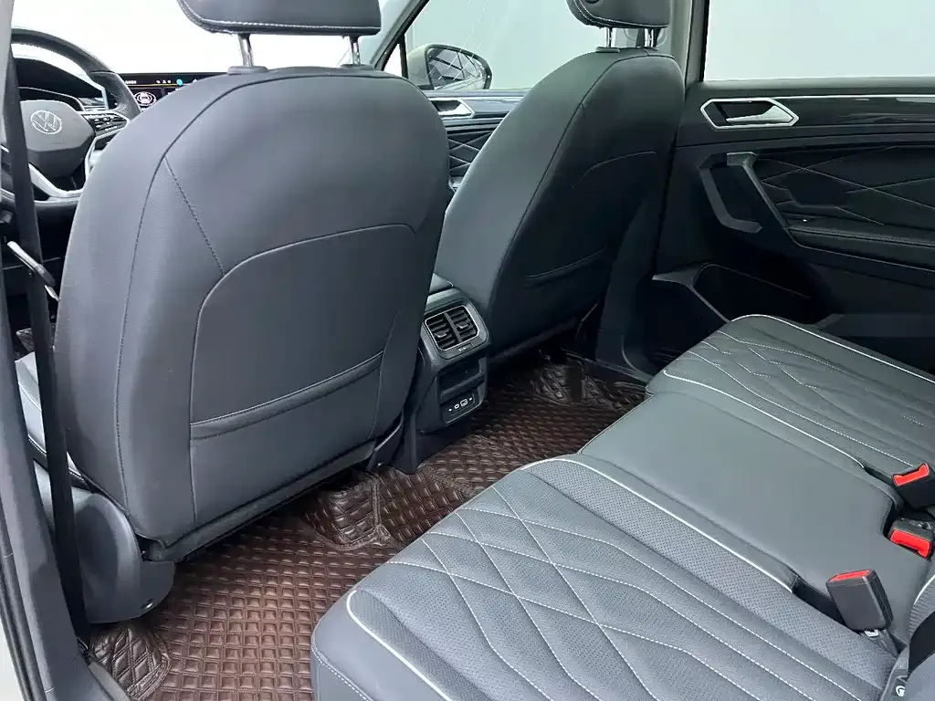 Volkswagen Tiguan L 2022 из CN, фото 2