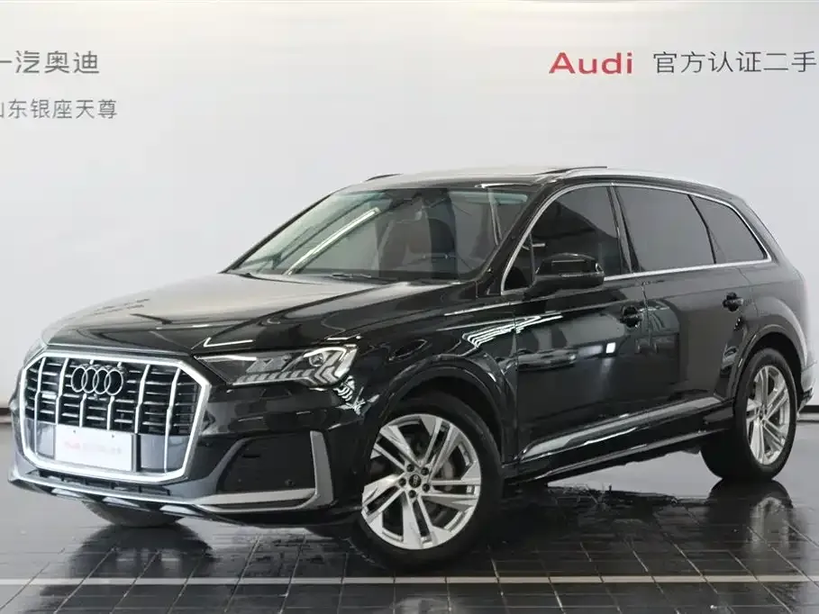 Audi Q7 — фото 1