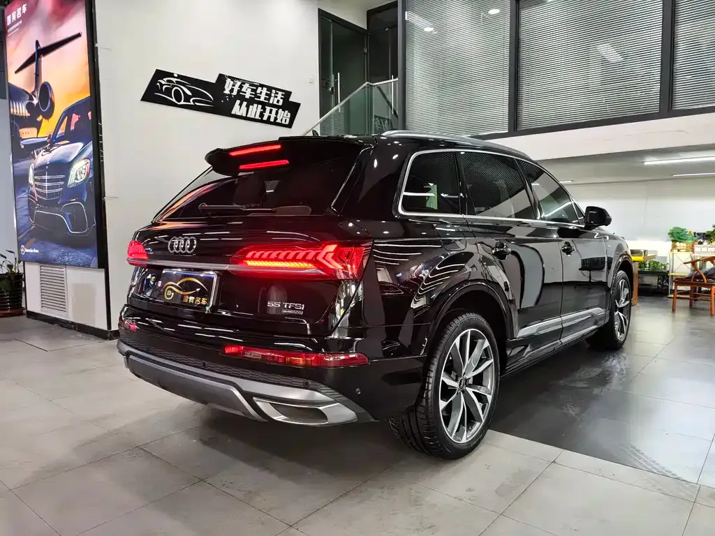 Audi Q7 2022 из CN, фото 9