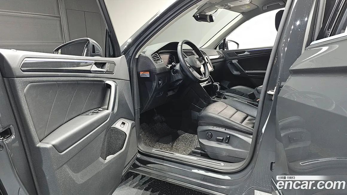Volkswagen Tiguan 2021 из KR, фото 8