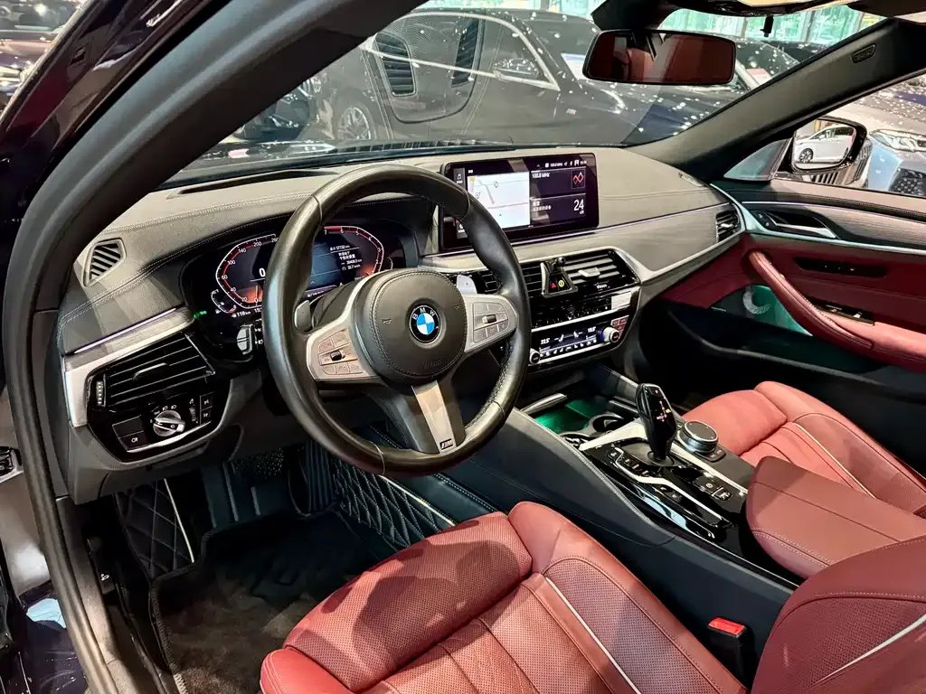 BMW 5 Series — фото 5
