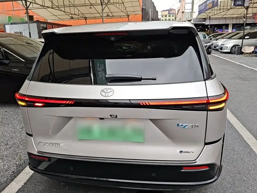 Toyota Platinum 3X 2025 из CN, фото 10