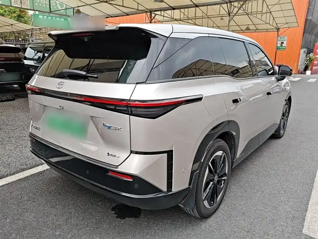 Toyota Platinum 3X 2025 из CN, фото 9