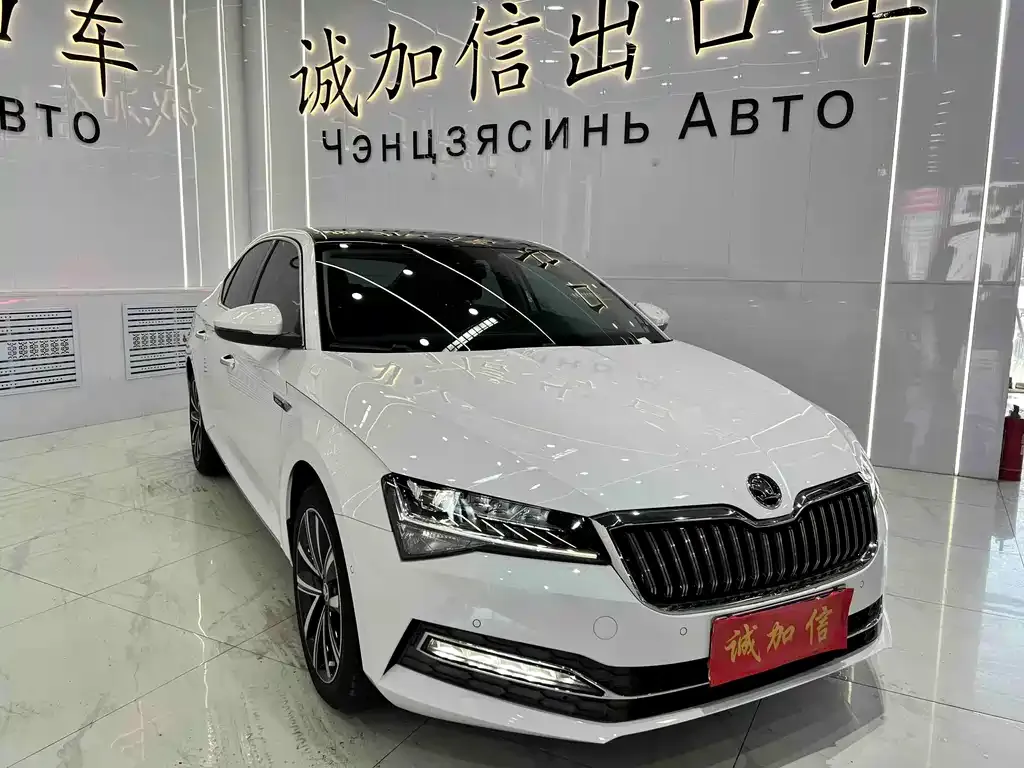 Skoda Superb — фото 8