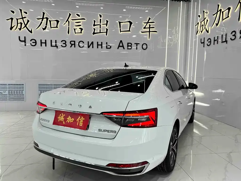 Skoda Superb — фото 6