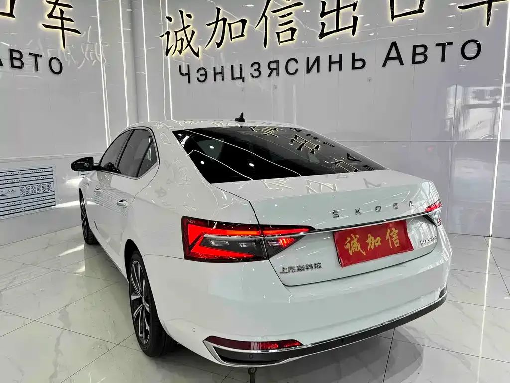 Skoda Superb — фото 3