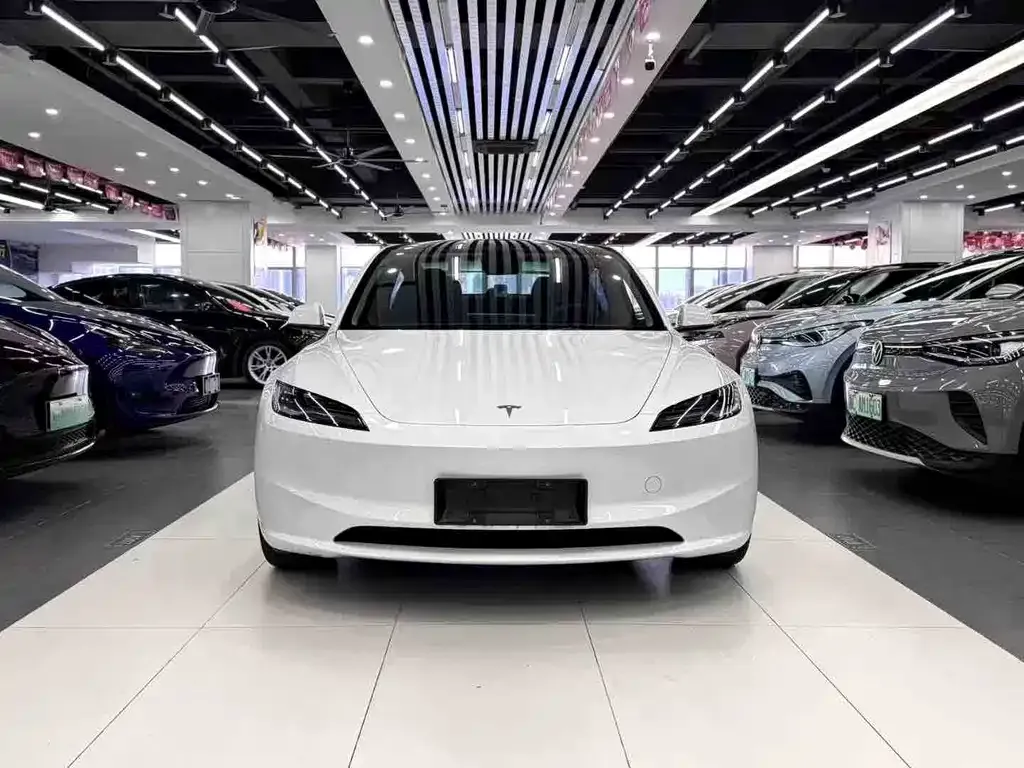Tesla Model 3 — фото 9
