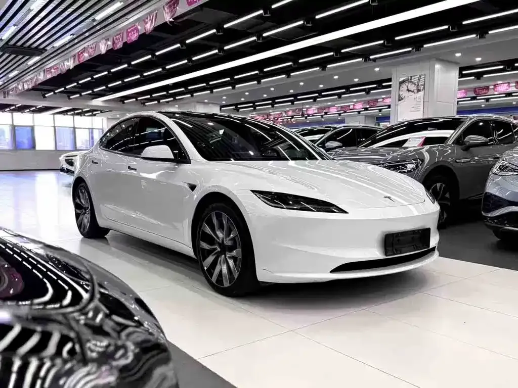 Tesla Model 3 — фото 8