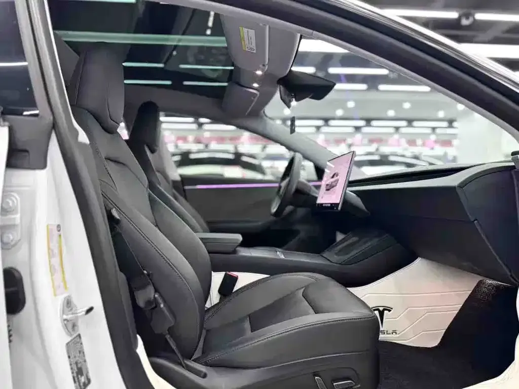 Tesla Model 3 — фото 4