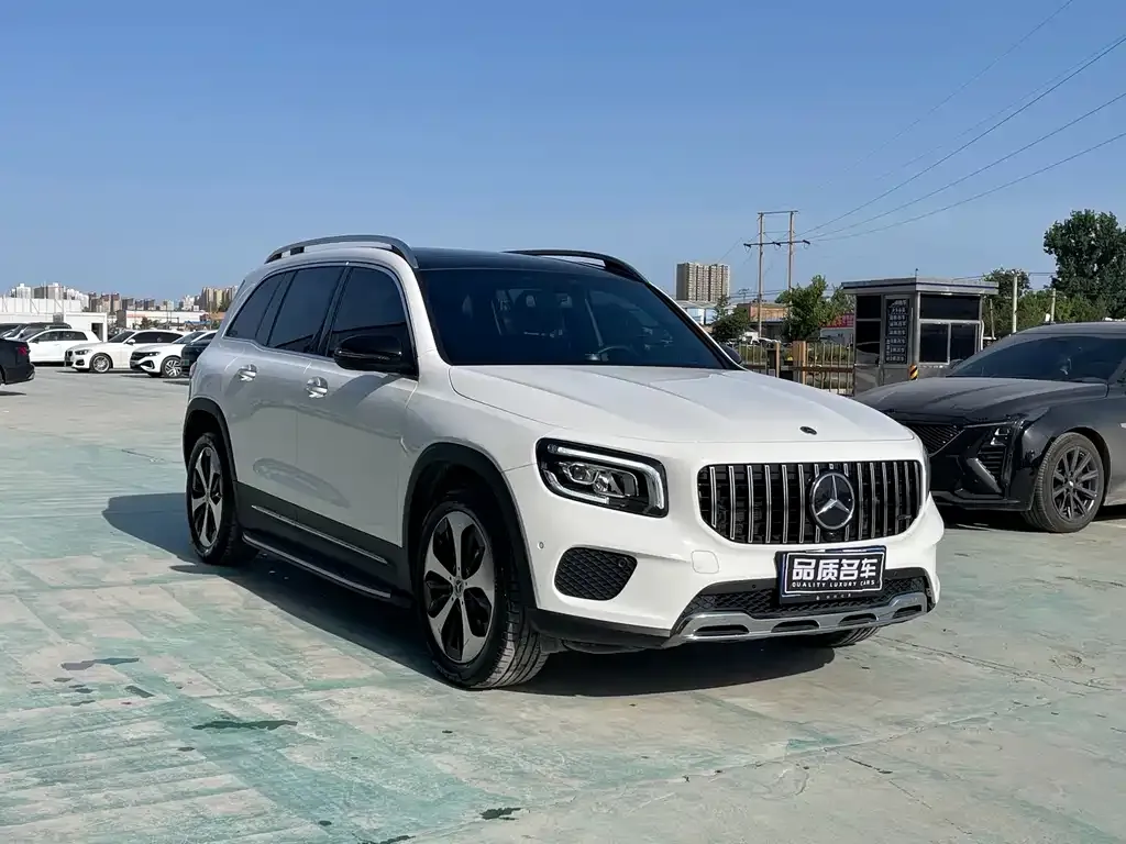 Mercedes-Benz GLB — фото 10