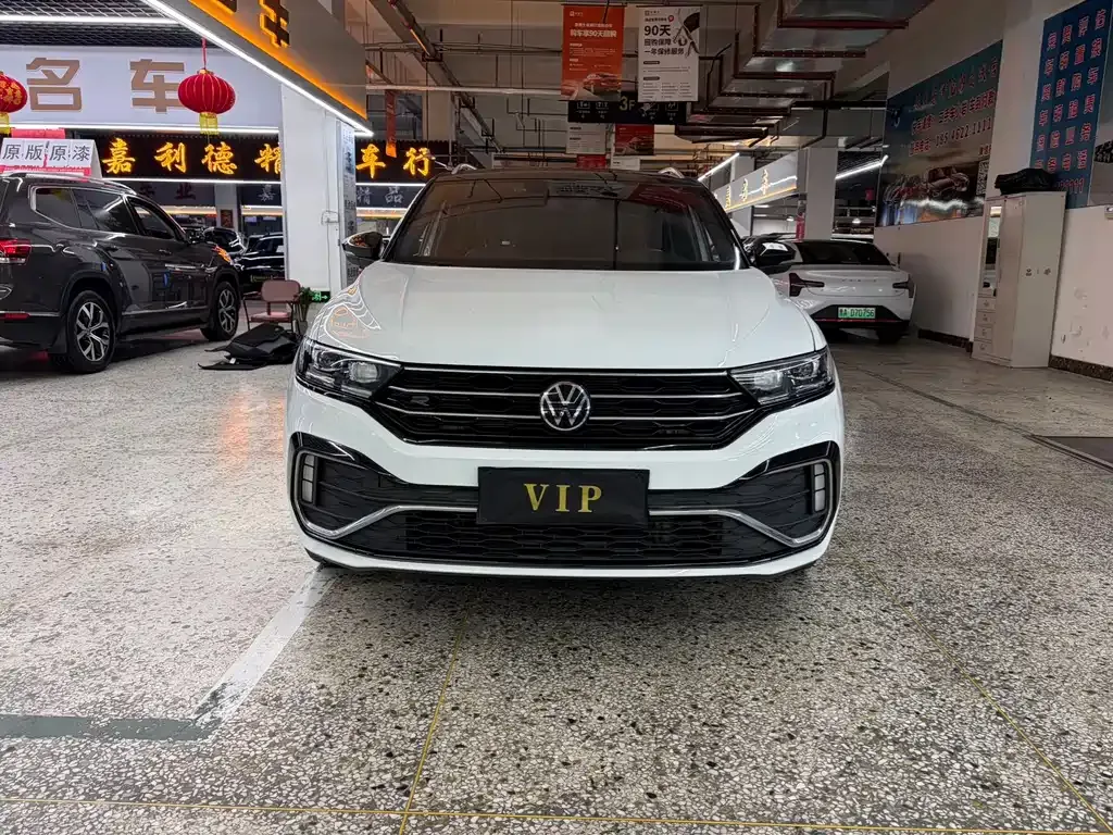 Volkswagen T-Roc — фото 9